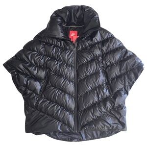 Nike Women's Black Cascade Down 550 Puffer Poncho